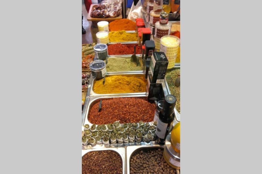 7 Pax Montserrat Ramblas Barcelona 바르셀로나 외부 사진